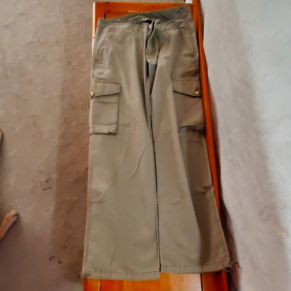 Women's GAP khaki cargo pants